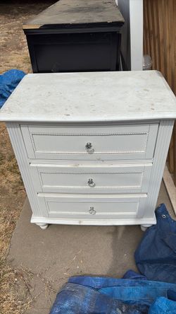 Whit 3 drawer nightstand