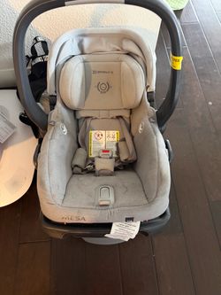 Uppbaby rear car seat with 2 base