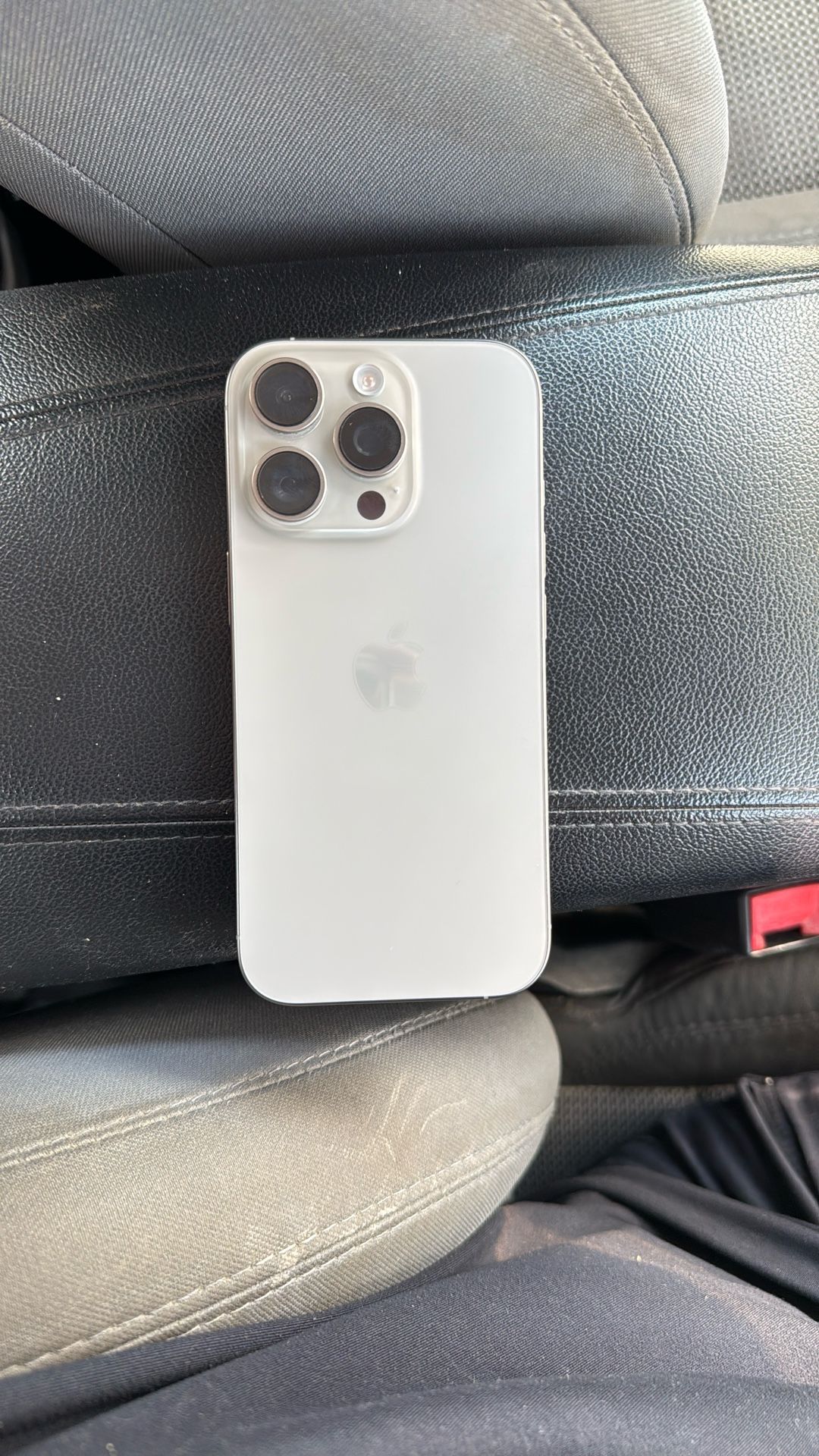 iPhone 16 Pro Max 256 natural titanium factory unlocked