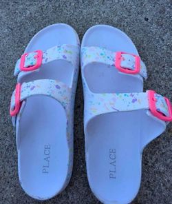 Girls Buckle Slides