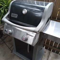 Gas Grill - Weber Spirit 2 Burner E-210 
