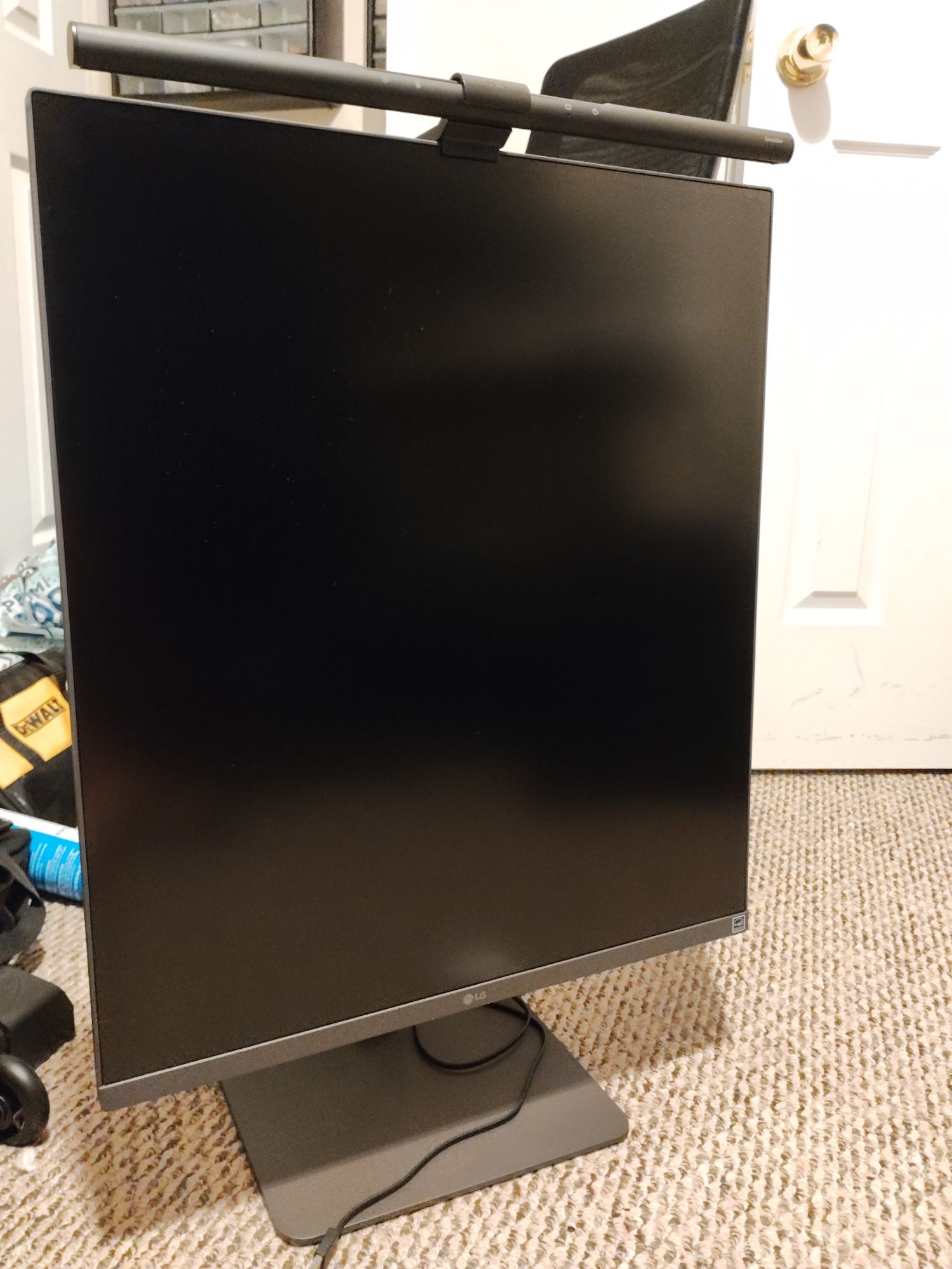 LG 28MQ750-C 28 Inch SDQHD Nano IPS DualUp with Ergonomic arm