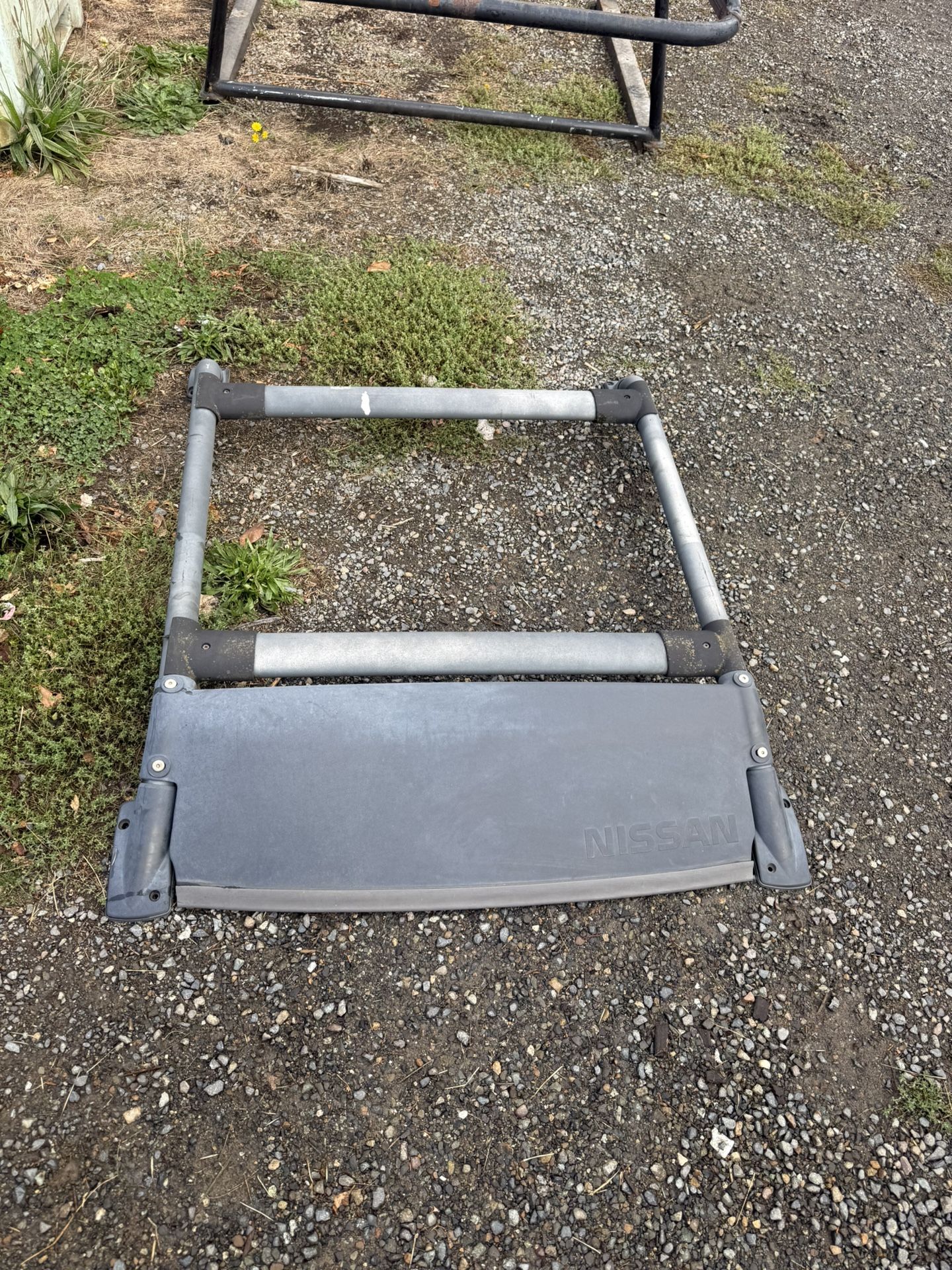 Pipe Rack Off 2001 Nissan Frontier