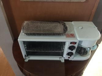 Vendo Este Horno Con Cafetera Incluido