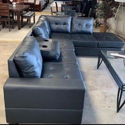 Heights Sectional With Storage 