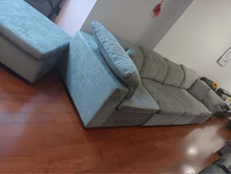 *Weekend Special!!!*---Floating Lima Fabric Sectional Sofa W/Ottoman---Now $599!!!---Delivery/Financing Available😉