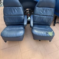 Ford Seats 