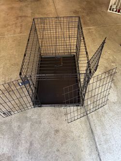 Dog Crate with adjustable separation wall