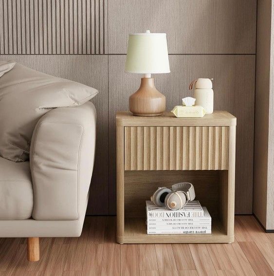 Wide Storage Grooved End Table 22.8" Wide/ Almacenamiento De 22.8" De Ancho Mesa Auxiliar