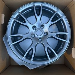 (2) OEM TEsla Model S 19x9.5 1420221-00-B Wheel Rim