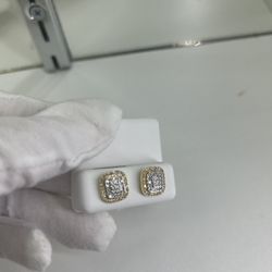 New earrings 14kt gold yellow gold with vs natural diamonds 3grams