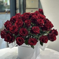 Mother’s Day red roses bouquet