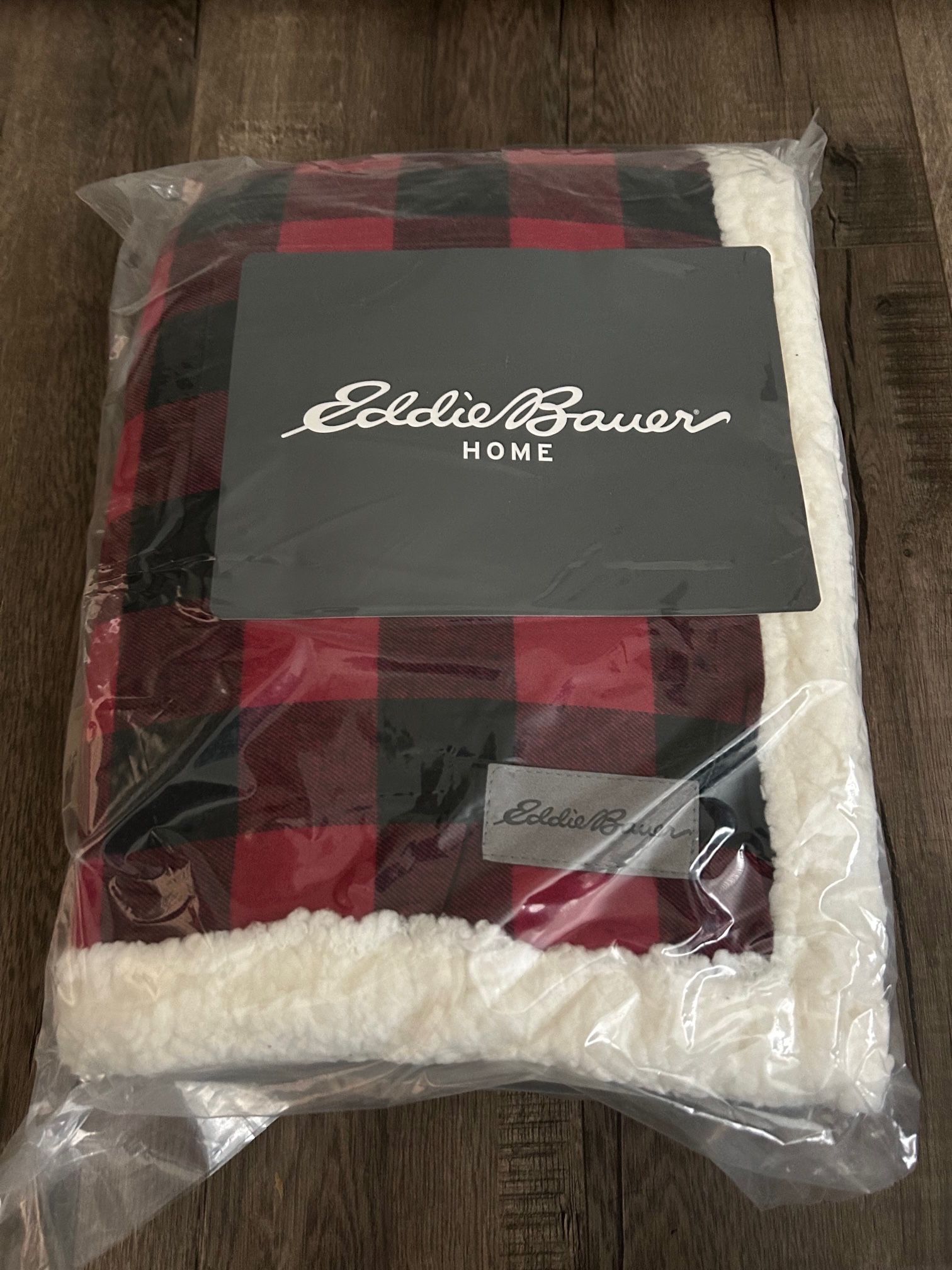 red and black plaid eddie bauer blanket 50x60in