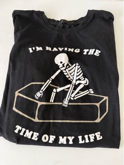 Men’s large tee
