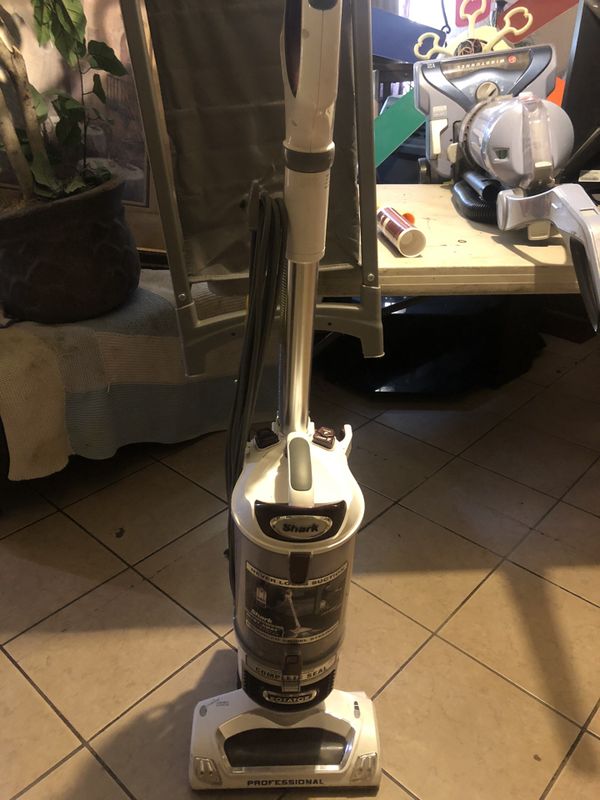 Shark vacuum for Sale in Phoenix, AZ OfferUp