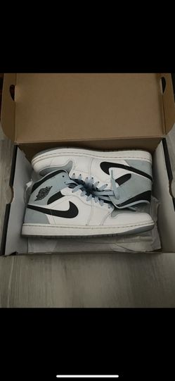 Air Jordan 1 Mid SE 'White Ice Blue