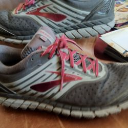 BROOKS BEAST 18 MENS SIZE 14 for Sale in Tucson AZ OfferUp