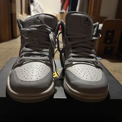 Nike Air Jordan 1 Mid White Midnight Navy Wolf Grey Size 8.5