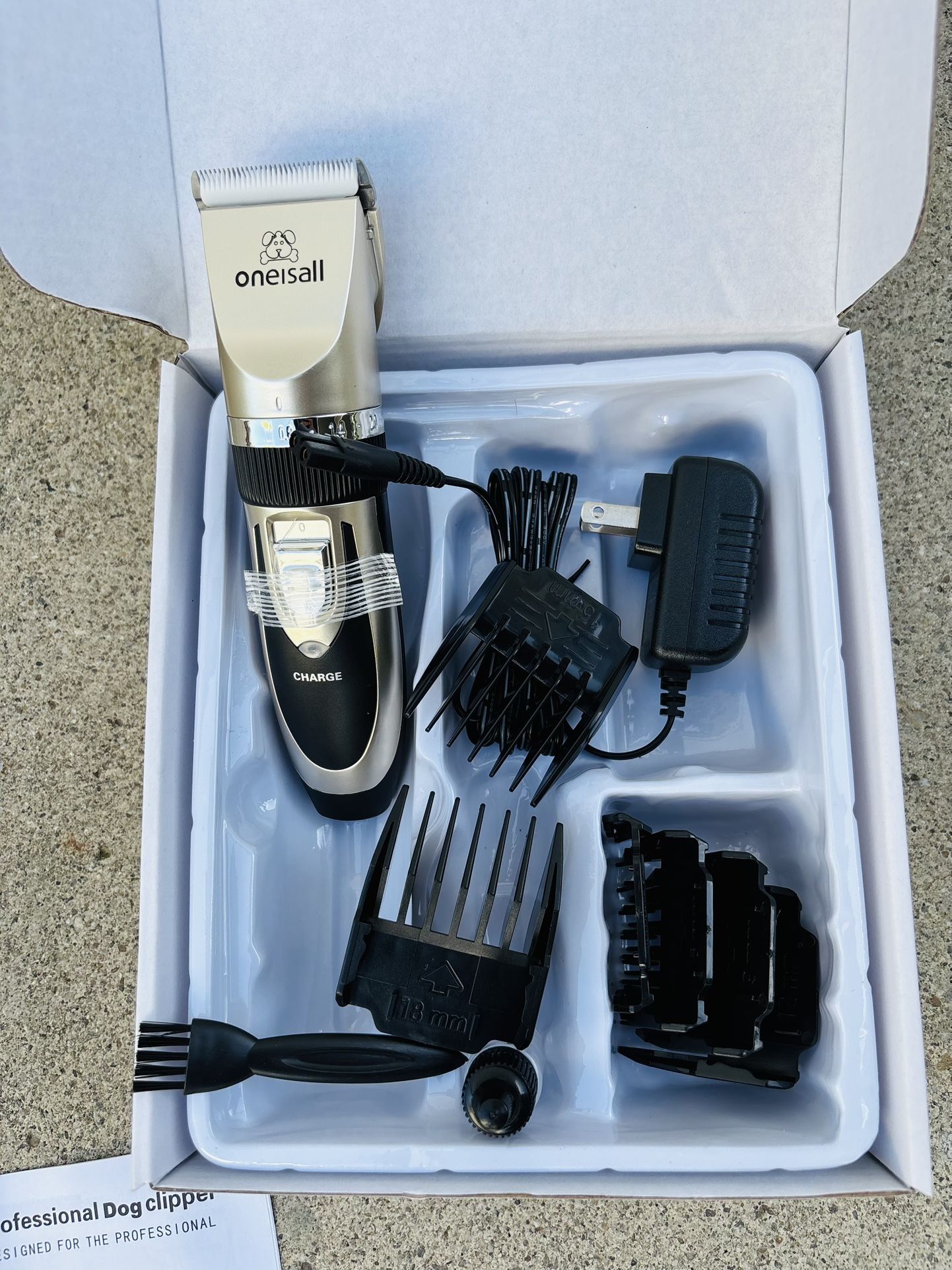 Dog Clipper, Low Noise, Dog Grooming Kit Rechargeable, Cordless Pet Shaver