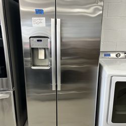 GE 36inch. Counter Depth Side-by-Side Ice Dispenser Refrigerator