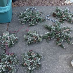 7 Outdoor Christmas Window Wreaths 