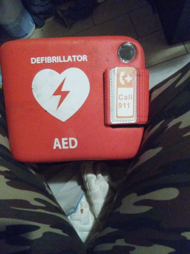 Defibrillator