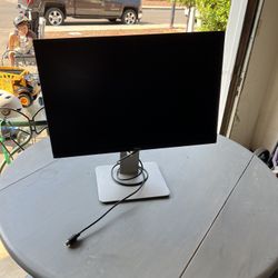 Dell Computer Monitor w/ Mouse 