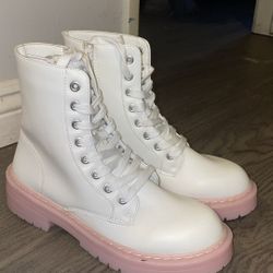 WHITE & PINK BOOTS 