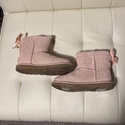 pink uggs