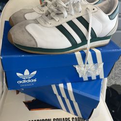 Adidas Country II Sneakers