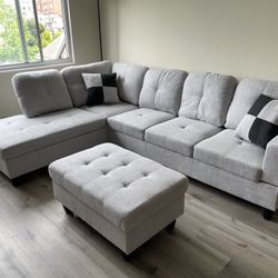 Light Gray Sectional Couch with ottoman 