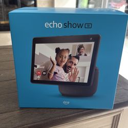 Echo Show - Model 10
