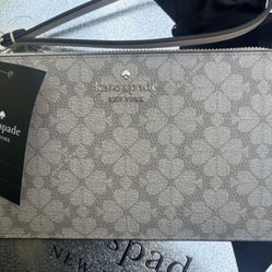 NWT $139 Retail Kate Spade Lucy Spade Flower Medium L-zip Wristlet