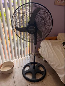 Standing House / Bedroom Fan
