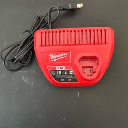 Milwaukee M12 Charger 