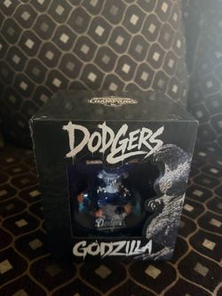 Los Angeles Dodgers Godzilla Bobblehead + 2 Trading Cards – 9/24 Giveaway
