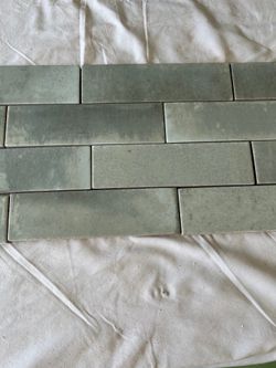 Wall & floor tilt