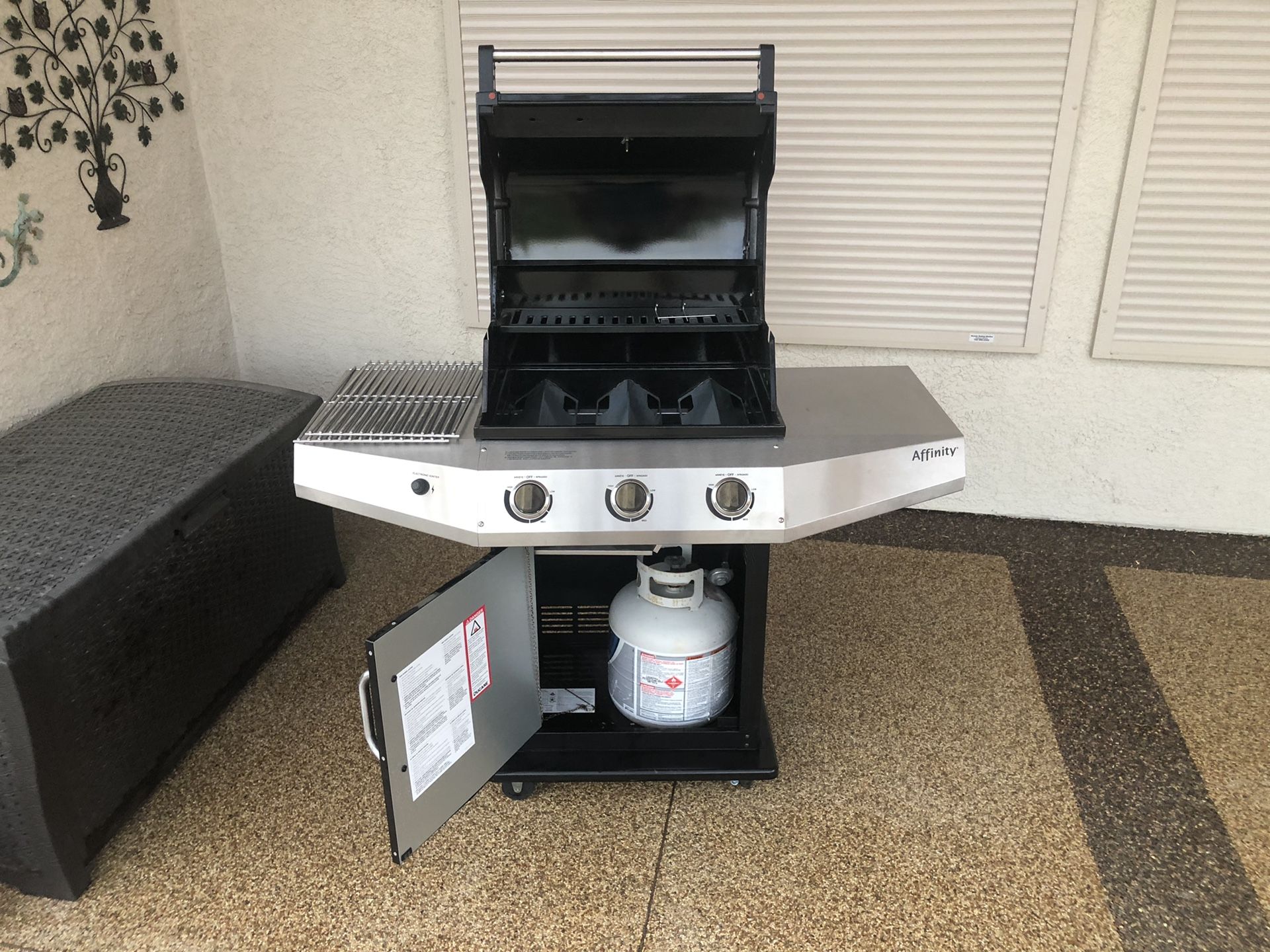 Ducane Weber W/ Propane Natural Gas BBQ Grill Affinity 3100 Barbecue