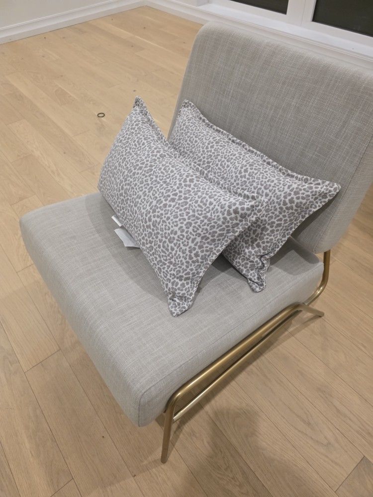 Gray Chair With Jewelry Box