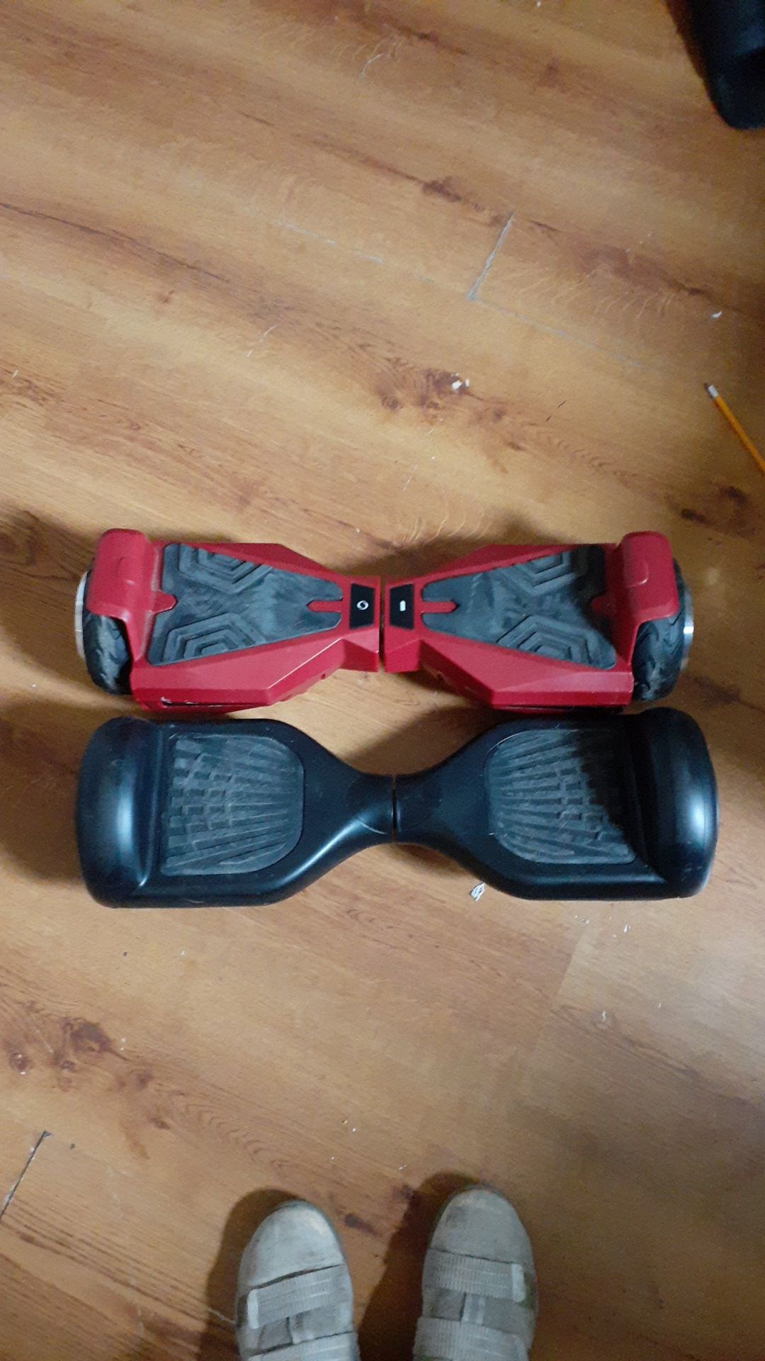 2 hoverboards chargers not included