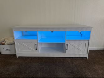 Entertainment center
