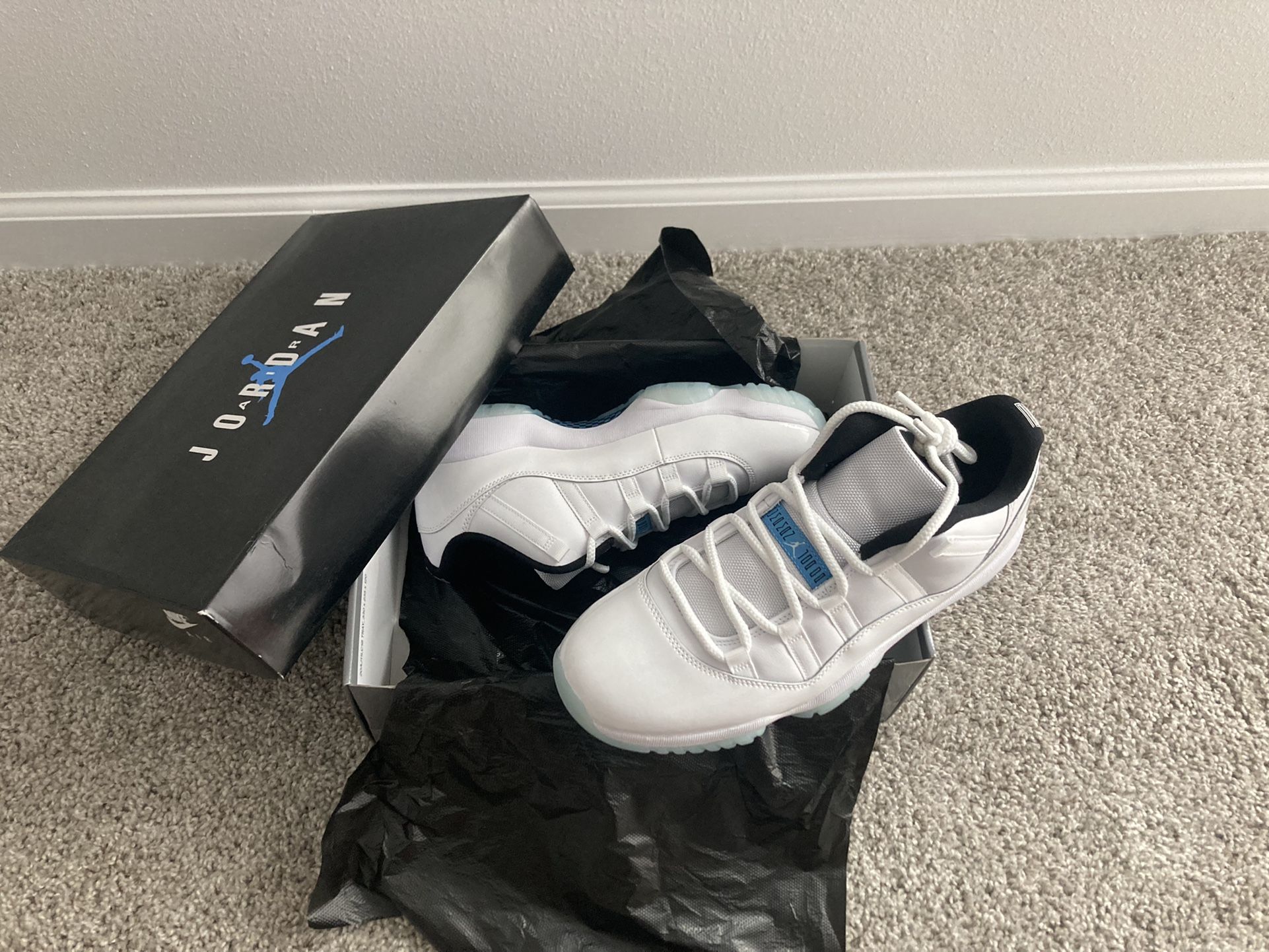 Air Jordan 11 Retro Low