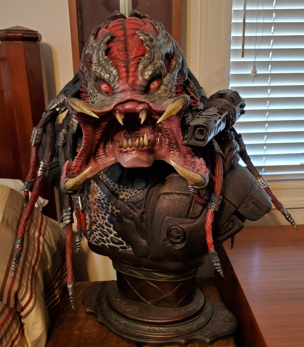 Life-size 1:1 scale Sideshow Berserker Predator Bust collectible Statue AVP alien
