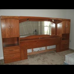 King Sized Headboard  Good Condition ( R. Description)