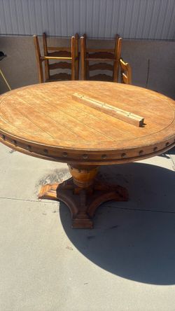 Table with 5 chairs