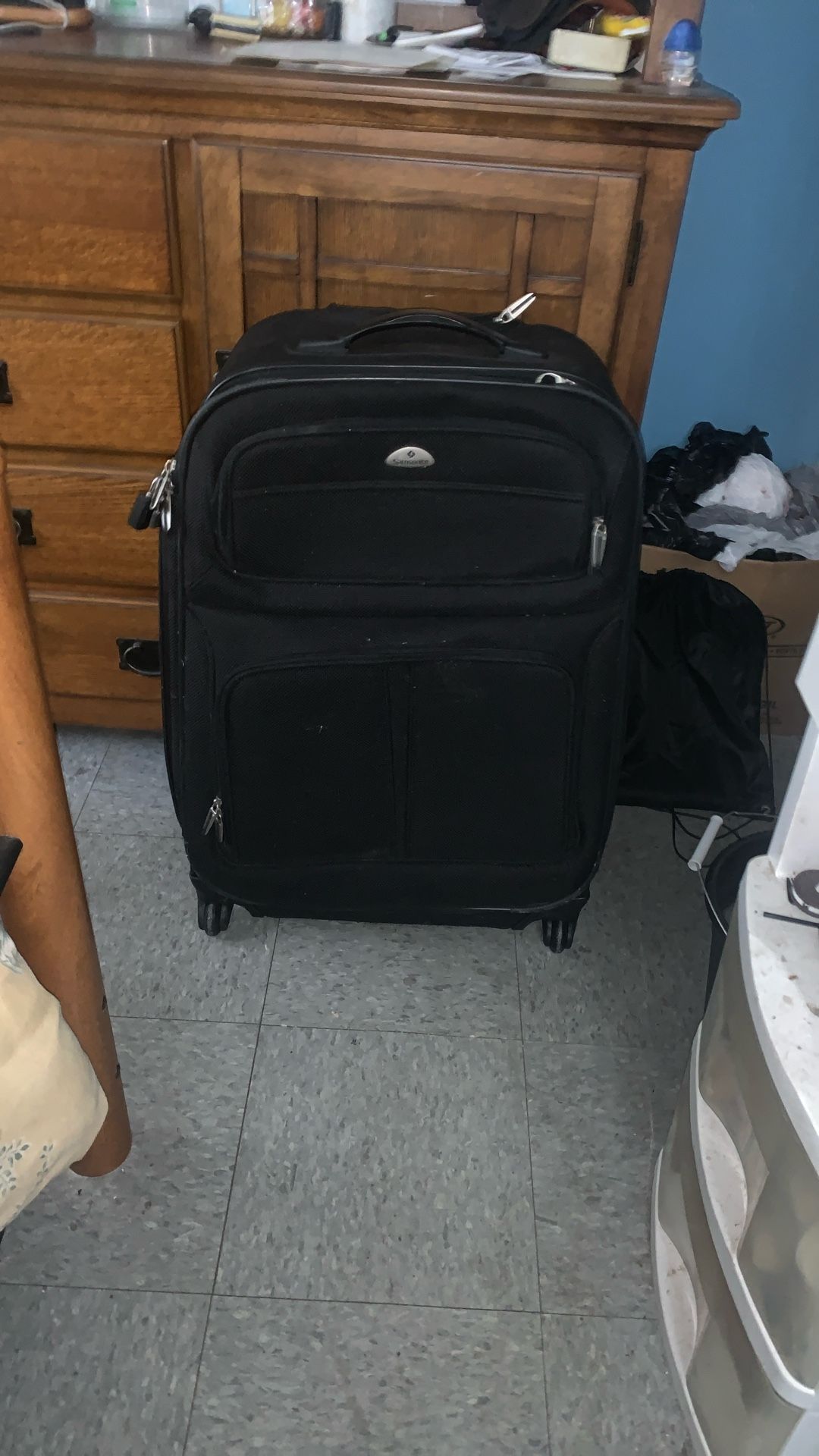 Samsonite Luggage With Turning Wheels