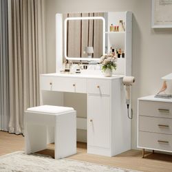 NEW! Vanity Desk with Mirror and Lights,Power Outlet
