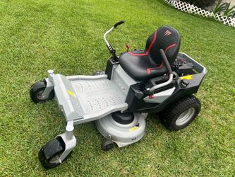 Zero turn like new 2024 Just got serviced runs
