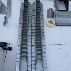 HU Galvanized Face-Mount Joist Hanger for 2x8 Nominal Lumber