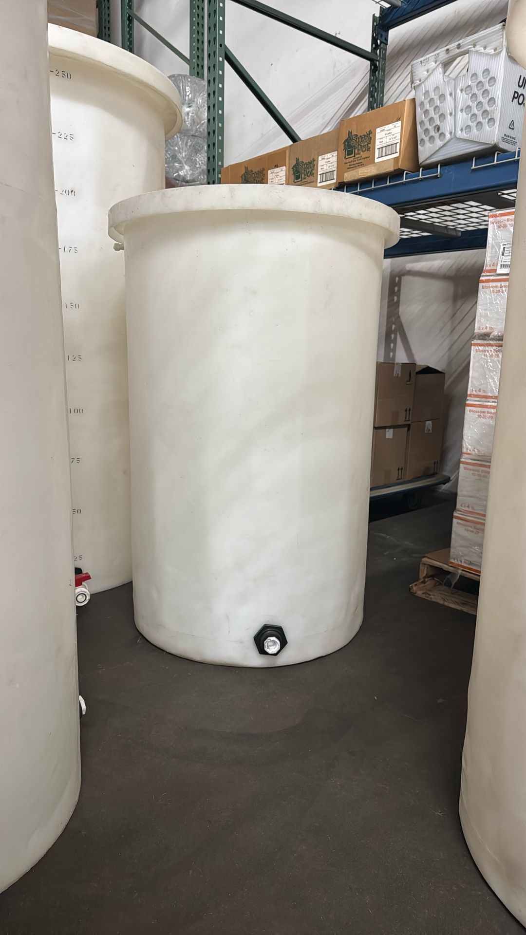 Chemtainer 100 Gallon Reservoir With Lid